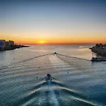 Apartment Sea View 2 Bed Close To Hpi6768 *